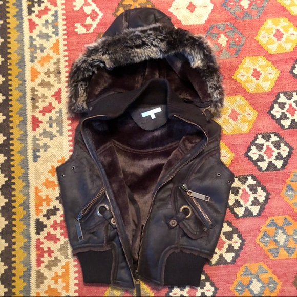 Whish Faux Fur Vest - Picture 1 of 5